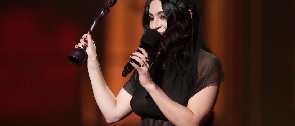 Charli XCX gewann bei den Brit Awards 2025 gleich fünf Preise. 