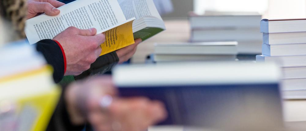 Bei der Analyse des Buchmarkts soll KI helfen. (Archivbild)