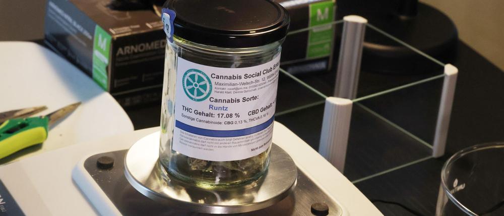 Vor wenigen Tagen wurde im Cannabis Social Club Erfurt erstmals Genusscannabis an Vereinsmitglieder ausgegeben.