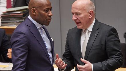 Keine Angst vor „Projektitis“: Kultursenator Joe Chialo (CDU) mit dem Regierenden Bürgermeister (rechts).
