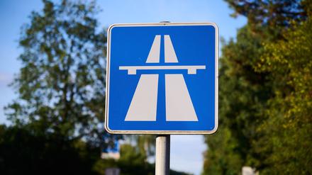 Auf der A115 müssen sich Autofahrer für längere Zeit auf Einschränkungen einstellen. (Archivbild)