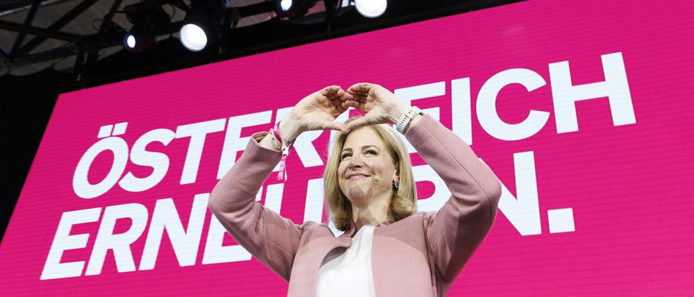 Die liberalen Neos segnen als letzter Partner die Dreier-Koalition von ÖVP, SPÖ und Neos in Österreich ab