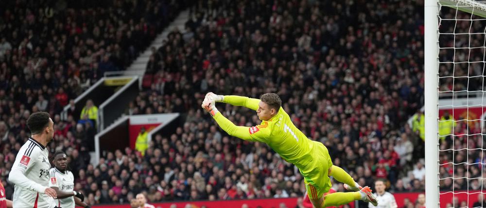 Der Held von Old Trafford: Dank Bernd Leno ist Fulham eine Runde weiter.