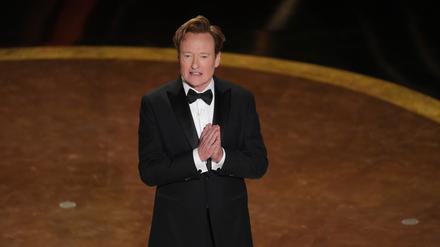 Moderator Conan O’Brien führt durch die Oscar-Verleihung.