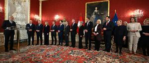 Die neue Drei-Parteien-Regierung in Österreich ist angelobt.