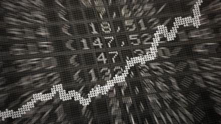 Erst am 11. Februar war der Dax über die Marke von 22.000 Zählern gestiegen, nun ist der nächste große Schritt gemacht.