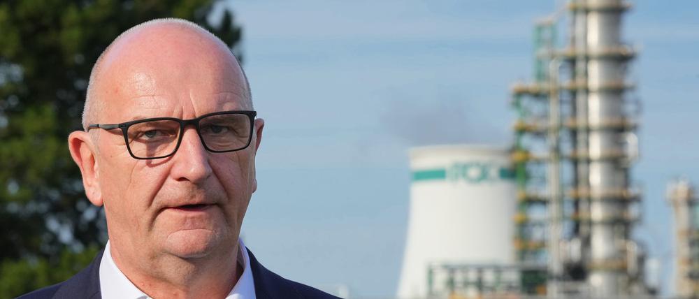 Brandenburgs Regierungschef Dietmar Woidke (SPD) würde eine Rückkehr zum Bezug von russischem Öl begrüßen - verweist aber auf eine Entscheidung durch den Bund. (Archivbild)