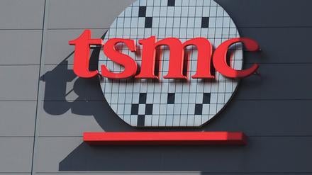 TSMC produziert den Großteil der weltweit genutzten Hightech-Chips. (Archivbild) 