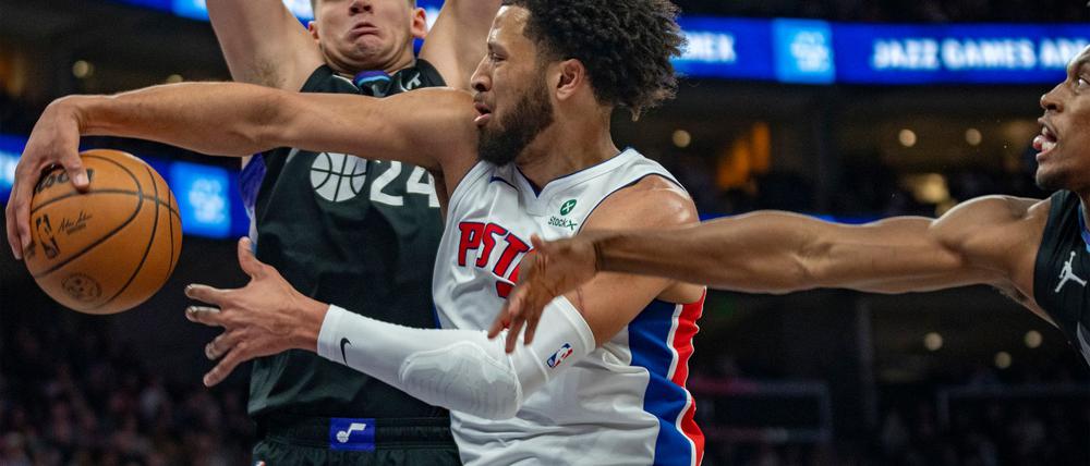 Cade Cunningham (M) war beim Sieg der Pistons der dominante Spieler auf dem Platz.