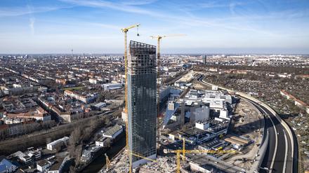 Der Estrel Tower feierte Richtfest.