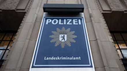 Wegen eines Partyvideos mit Rassismus-Gesängen ermittelt die Berliner Polizei. (Symbolbild)