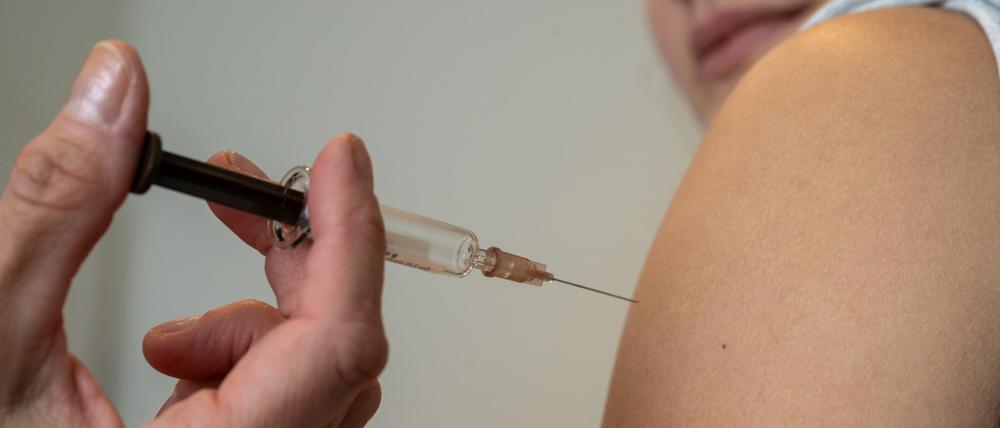 Eine HPV-Impfung bietet Schutz vor einigen Krebserkrankungen. (Symbolbild)