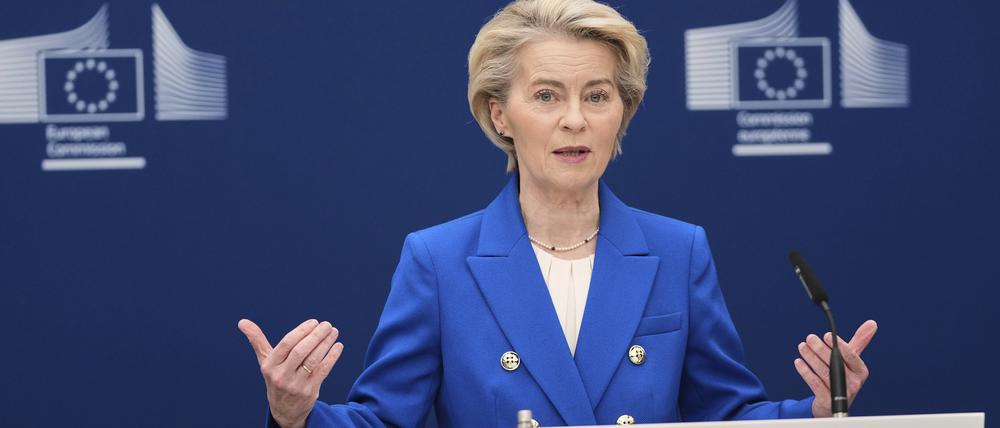 Die Präsidentin der Europäischen Kommission, Ursula von der Leyen, stellt einen neuen Verteidigungspakt vor.