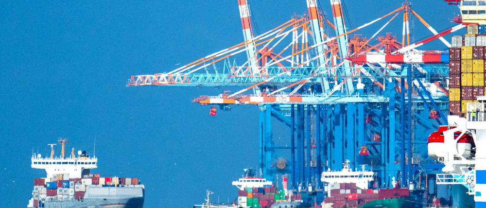 Deutsche Exporte sind aktuell nicht direkt betroffen, an der deutschen Wirtschaft gehen Trumps Zölle aber nicht spurlos vorbei. (Archivbild)
