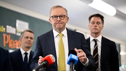 Seine Regierung sei bereit, die Ukraine zu unterstützen und eine mögliche Friedensmission in Betracht zu ziehen, sagte Premierminister Anthony Albanese.