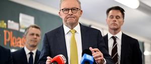 Seine Regierung sei bereit, die Ukraine zu unterstützen und eine mögliche Friedensmission in Betracht zu ziehen, sagte Premierminister Anthony Albanese.