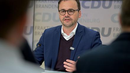 Der Brandenburger CDU-Landtagsfraktionschef Jan Redmann zeigt sich besorgt angesichts der US-Außenpolitik. (Archivbild)