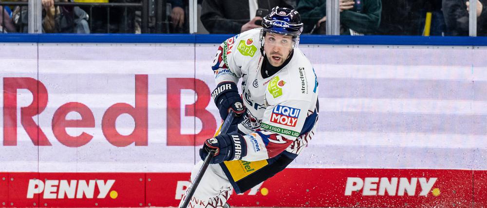 Gabriel Fontaine erzielte zwei Treffer für die Eisbären in Schwenningen.