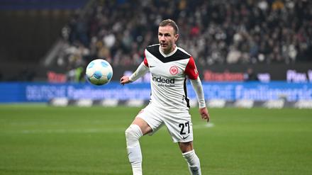 Mario Götze visiert mit Eintracht Frankfurt gegen Ajax Amsterdam den Einzug ins Viertelfinale der Europa League an.