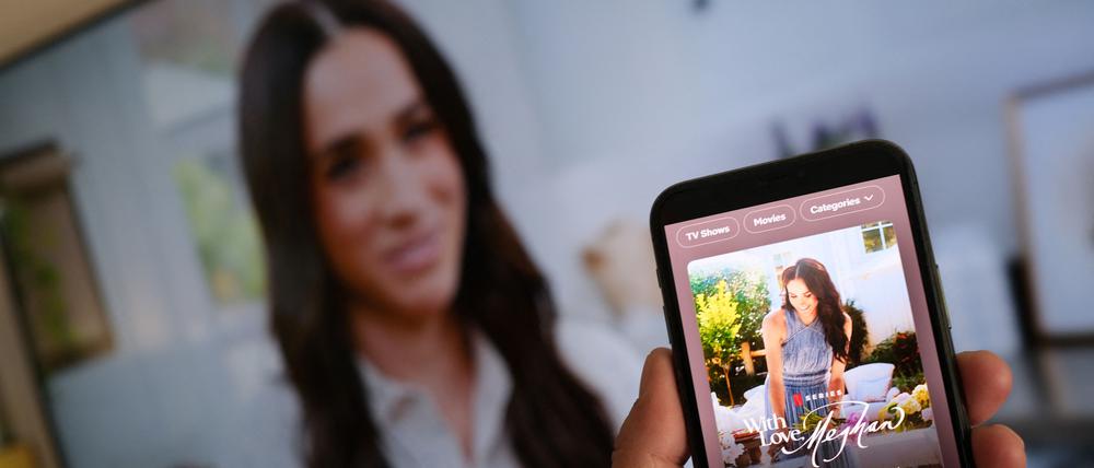 Beim Streaminganbieter Netflix ist die neue Lifestyle- und Kochsendung von Prinz Harrys Ehefrau Meghan Markle gestartet.