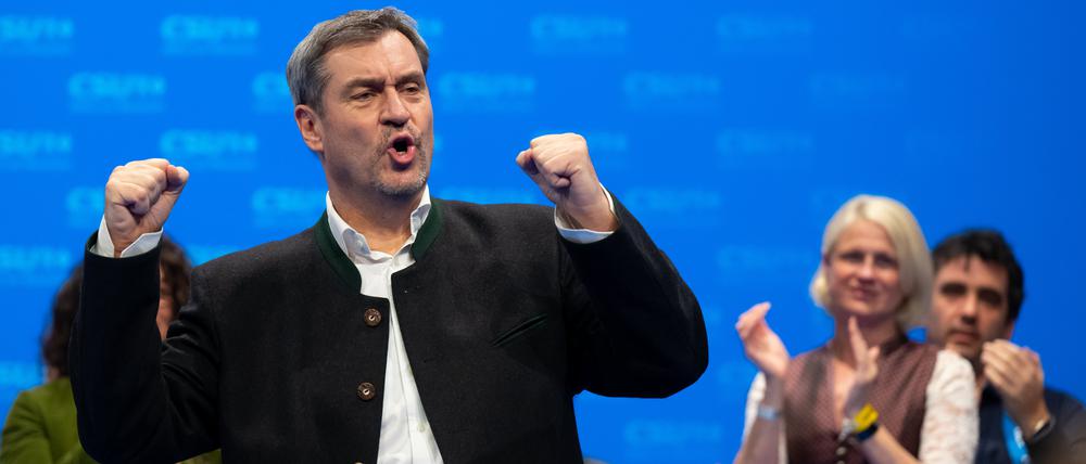 Gut Gebrüllt: CSU-Chef Markus Söder wird beim Politischen Aschermittwoch in Passau bejubelt.