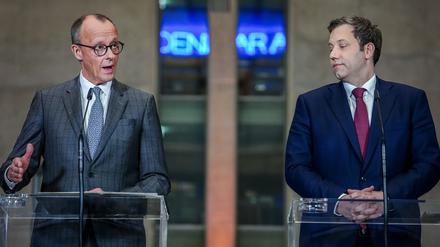 CDU-Chef Friedrich Merz (l.)und Lars Klingbeil, Fraktionsvorsitzender der SPD und Bundesvorsitzender.