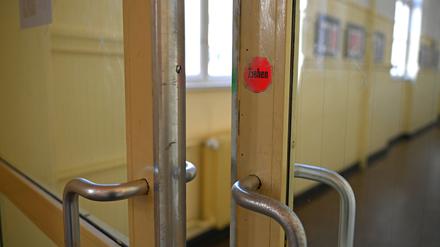 An den Berliner Gymnasien stehen Schülerinnen und Schülern nicht alle Türen offen, falls die Noten nicht stimmen. 