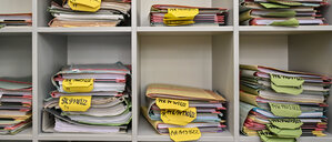 Zuerst die Formulare? Wichtiger als Finanzpakete sind grundlegende Reformen, sagt Stefan Evers.