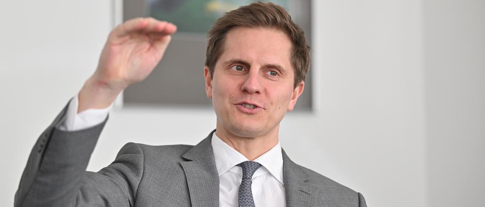 Benjamin Grimm (SPD) ist seit Herbst 2024 Minister der Justiz und für Digitalisierung im Land Brandenburg.