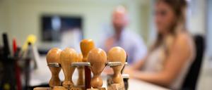 Die Grünen wollen wissen, wie es mit Bezahlung von Frauen in der Berliner Verwaltung aussieht. (Archivbild)