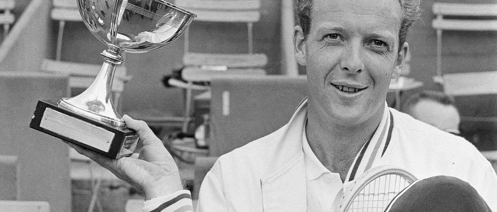 Fred Stolle ist im Alter von 86 Jahren gestorben.