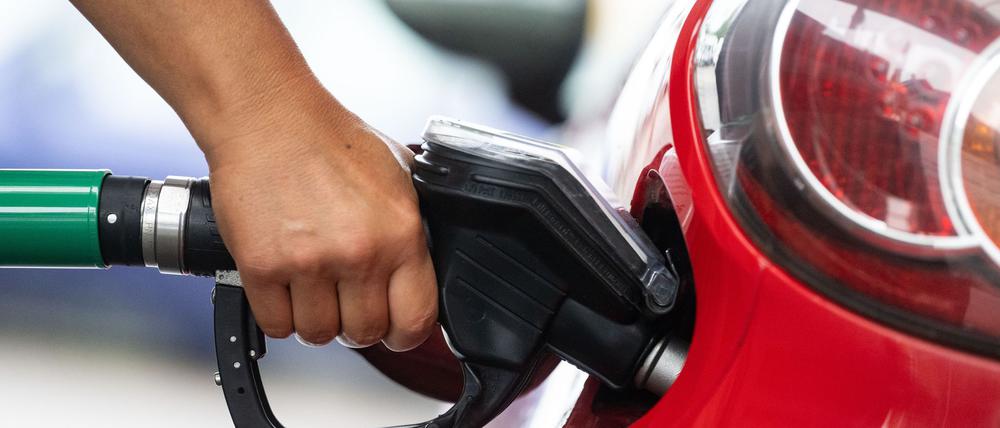 Im Großhandel für Kraftstoffe könnte der Wettbewerb gestört sein. (Symbolbild)