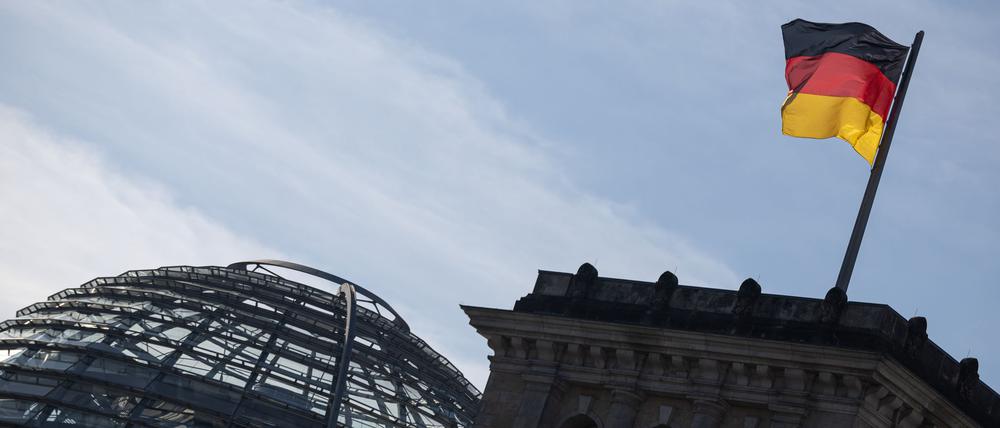 Der neue Bundestag ist schon gewählt. Der alte kommt aber für umstrittene Beschlüsse zur Schuldenbremse noch einmal zusammen.