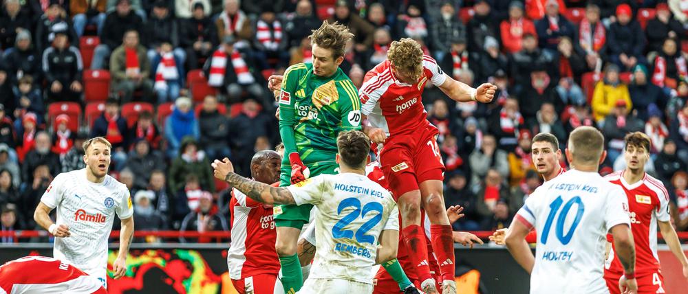 Union Berlin bestreitet seine Heimspiele im April jeweils zu später Anstoßzeit.