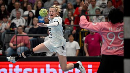 Für Antje Döll war es das erste Spiel als deutsche Kapitänin. 