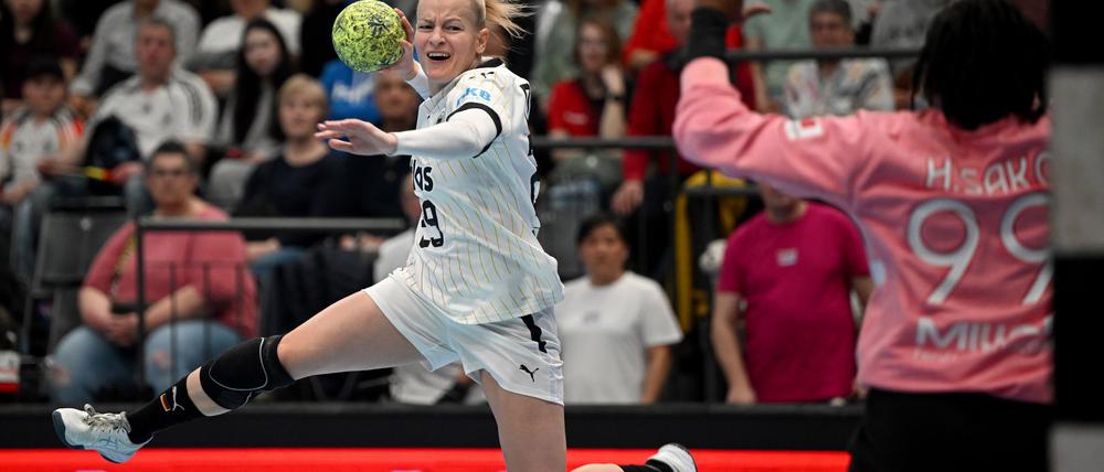 Für Antje Döll war es das erste Spiel als deutsche Kapitänin.
