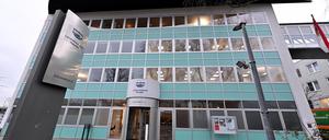 Fassade des Verwaltungsstandorts Edisonallee. Hier sollen demnächst neue Bürgerservice-Schnellschalter eröffnen.