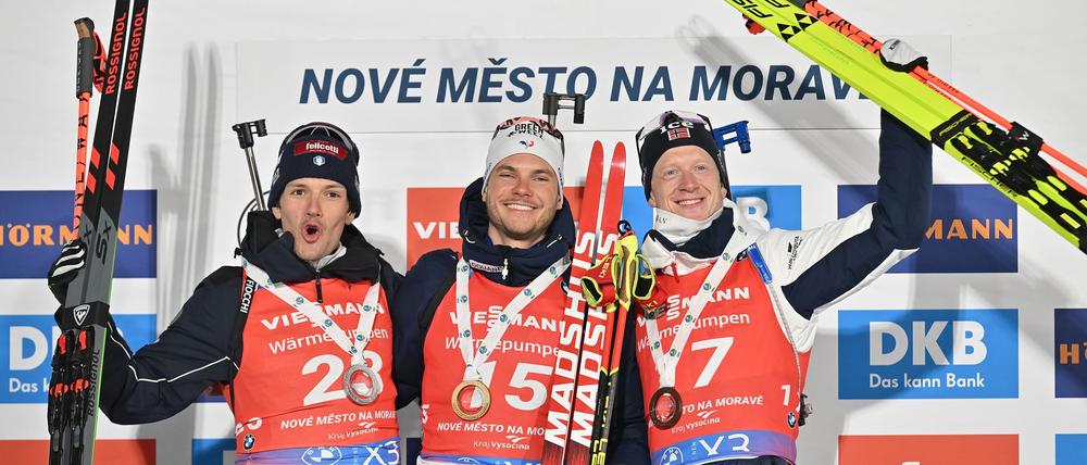 Emilien Jacquelin (M) sicherte sich den Sieg in Nove Mesto.