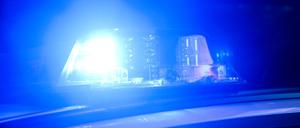 Drei Menschen werden bei einem Verkehrsunfall am Kurfürstendamm zum Teil schwer verletzt. (Symbolbild)