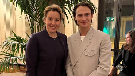 Die ehemalige Regierende Bürgermeisterin Franziska Giffey (SPD) und Saul Nanni.