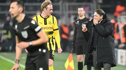 Niko Kovac steht hinter seinem Spielmacher Julian Brandt.
