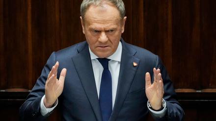 Tusk will, dass jeder Mann in Polen kampfbereit gemacht wird. 