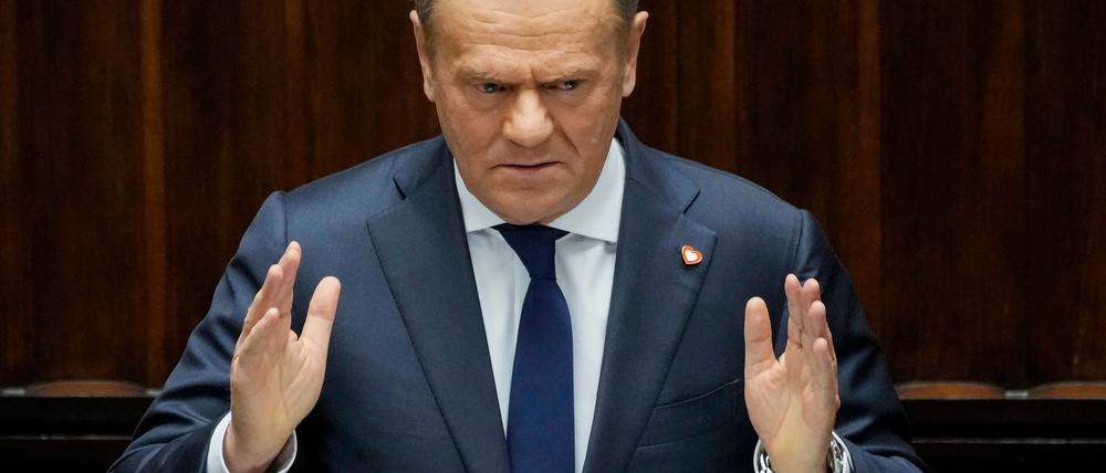 Tusk will, dass jeder Mann in Polen kampfbereit gemacht wird. 