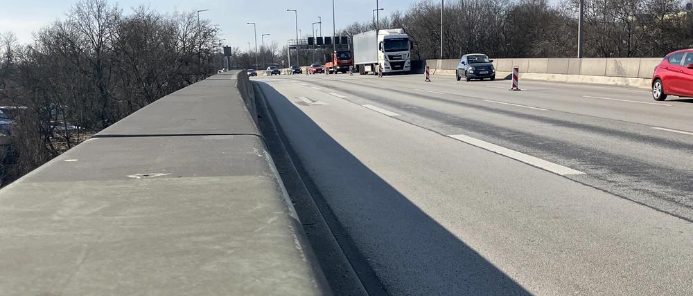 Wegen eines Risses ist die Brücke am Dreieck Funkturm nur einspurig befahrbar.