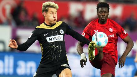 Ragnar Ache (r) brachte den 1. FC Kaiserslautern gegen die SV Elversberg in Führung.