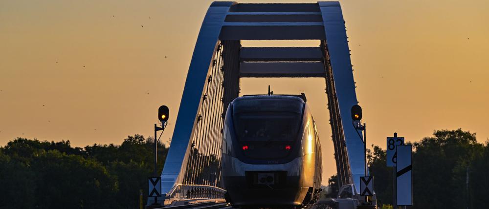 Die Ostbahn ist ein Verkehrsprojekt, bei dem Brandenburg mehr Investitionen fordert (Archivbild).