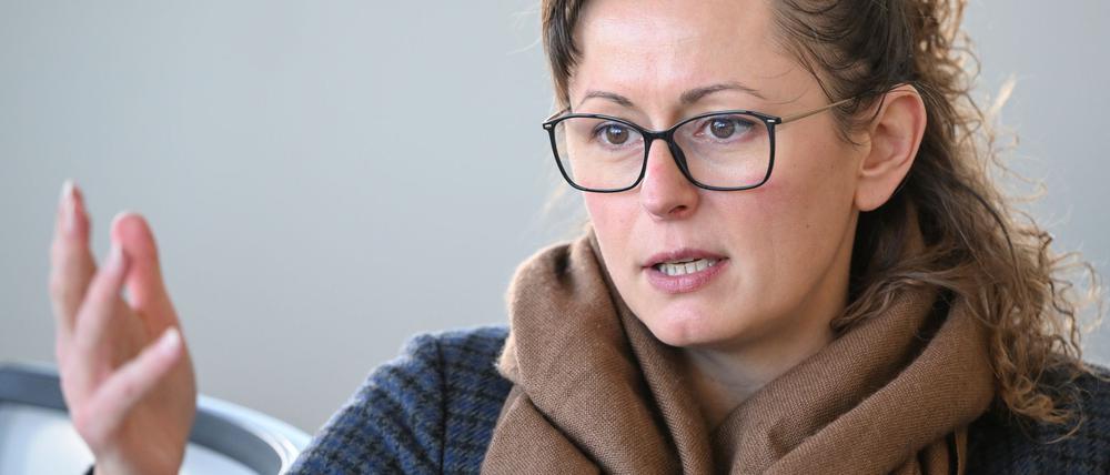Brandenburgs Agrarministerin befasst sich mit Plänen, den Wolfs-Bestand in Brandenburg zu verringern.