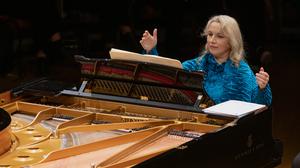 Die Pianistin Tamara Stefanovich