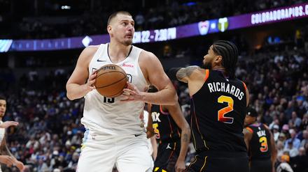Nikola Jokic setzt immer neue Maßstäbe in der NBA.