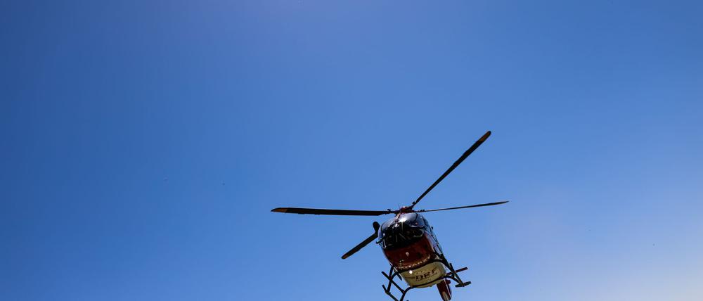 Zwei Rettungshubschrauber sowie mehrere Notärzte und Rettungswagen waren an der Unfallstelle im Einsatz. (Symbolbild)